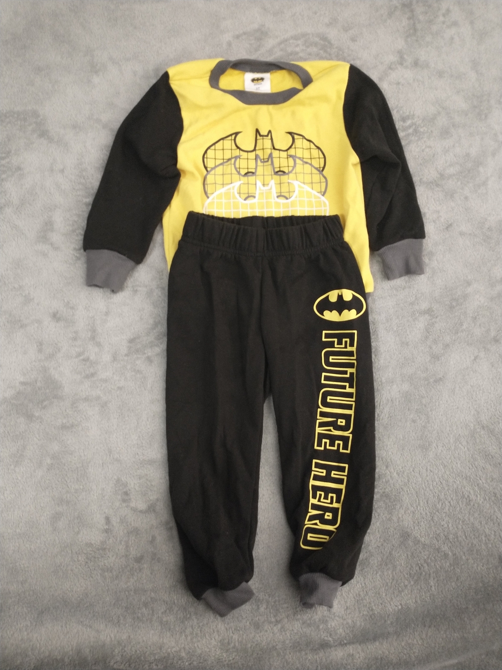 Kids - 3T - DC Comics / Happy Threads Batman Black & Yellow Jogger / Pajama Set